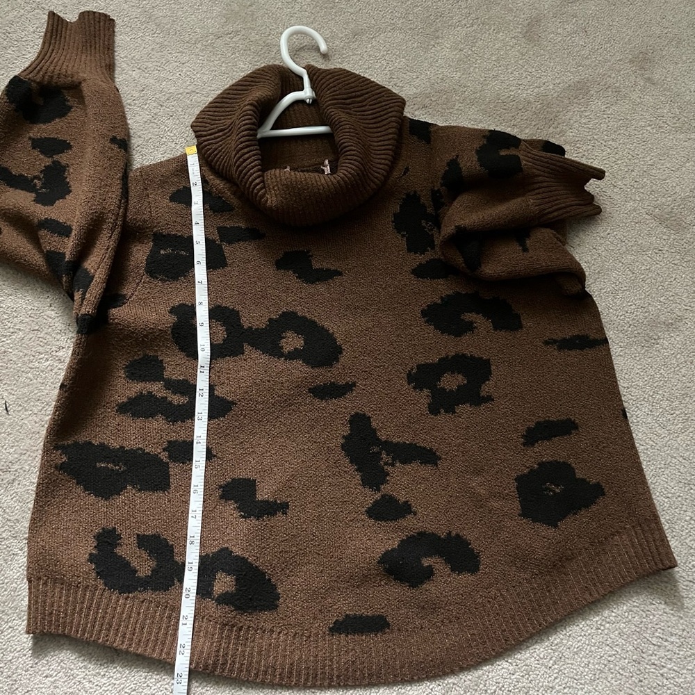 Brown Leopard Print Turtleneck Sweater – Size M - Picture 7 of 7
